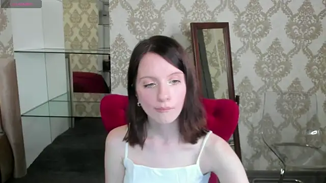 Snapshot of mollie_blush chatting on June 5, 2026, 1:28 pm mollie blush online show from June 5, 2026, 1:28 pm