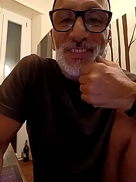 Snapshot of circusmale chatting on April 28, 2026, 6:45 pm circusmale online show from April 28, 2026, 6:45 pm