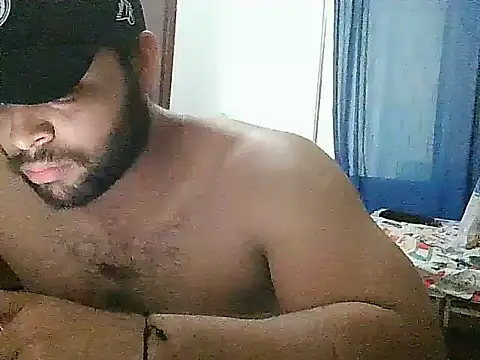 Snapshot of Bearmachin chatting on June 24, 2026, 9:12 pm Bearmachin online show from June 24, 2026, 9:12 pm
