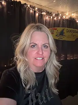 Bruiserboomer2 online show from May 15, 2026, 2:09 am