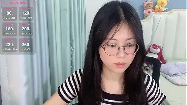 Snapshot of Luna-666 chatting on May 15, 2026, 11:08 am Luna-666 online show from May 15, 2026, 11:08 am