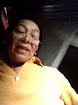 Snapshot of mouth22 chatting on June 7, 2026, 1:44 am mouth22 online show from June 7, 2026, 1:44 am