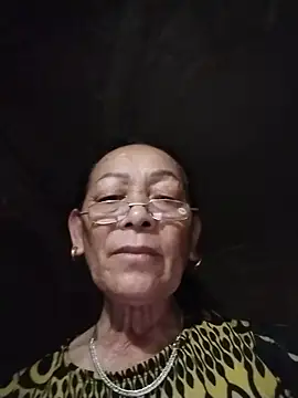 Snapshot of mouth22 chatting on May 13, 2026, 9:55 pm mouth22 online show from May 13, 2026, 9:55 pm
