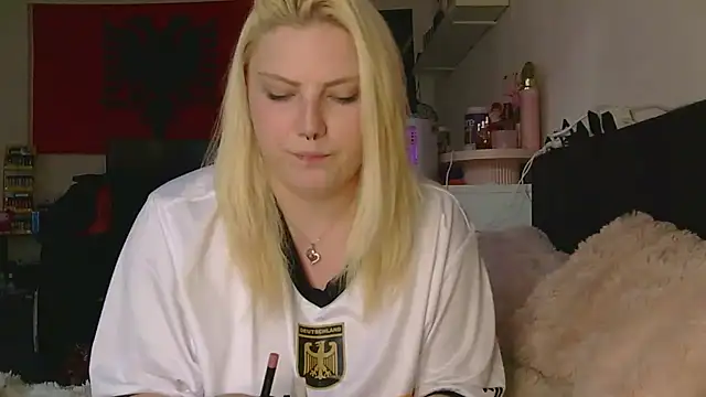 Snapshot of josi-420 chatting on June 7, 2026, 1:38 pm josi-420 online show from June 7, 2026, 1:38 pm