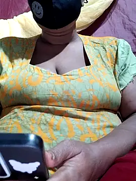 Snapshot of Gulapi_N chatting on May 10, 2026, 9:27 pm Gulapi N online show from May 10, 2026, 9:27 pm