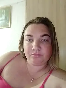 Snapshot of MiyaOlliver chatting on April 30, 2026, 8:21 am MiyaOlliver online show from April 30, 2026, 8:21 am