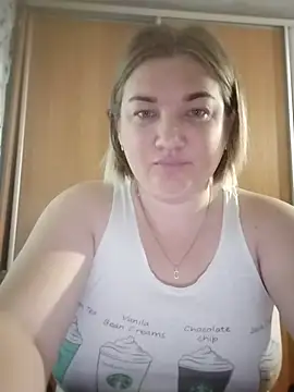 Snapshot of MiyaOlliver chatting on May 30, 2026, 9:26 am MiyaOlliver online show from May 30, 2026, 9:26 am