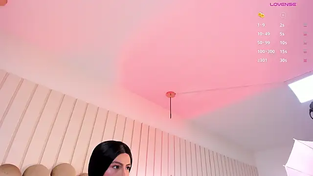 Snapshot of nicki-west chatting on May 28, 2026, 7:31 pm nicki-west online show from May 28, 2026, 7:31 pm