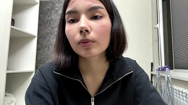 MarylnMonnier online show from May 17, 2026, 7:25 pm