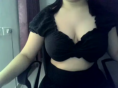 Snapshot of DreamyDesireX chatting on June 19, 2026, 5:41 pm DreamyDesireX online show from June 19, 2026, 5:41 pm