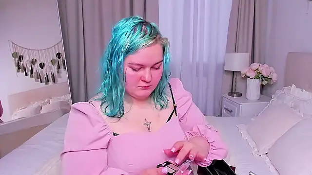 Amelia Skyee online show from July 2, 2026, 10:32 am
