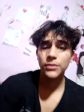 Snapshot of Sempai_Moon chatting on May 4, 2026, 2:37 am Sempai Moon online show from May 4, 2026, 2:37 am