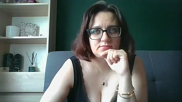 sensual paris online show from August 3, 2026, 9:04 am