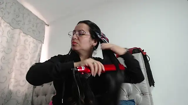 Snapshot of HelenNovoa chatting on July 7, 2026, 8:56 pm HelenNovoa online show from July 7, 2026, 8:56 pm