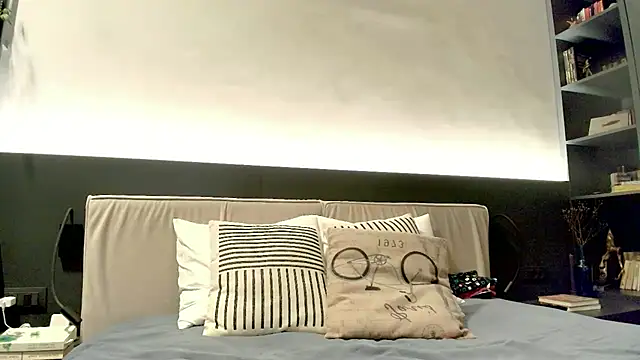 Peachy  online show from October 11, 2025, 6:03 am