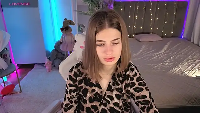 Snapshot of Dayana_Mood chatting on June 17, 2026, 6:24 am Dayana Mood online show from June 17, 2026, 6:24 am