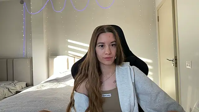 PrincesSsLilu online show from May 17, 2026, 4:45 am