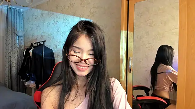 Snapshot of Akiba_cute chatting on May 12, 2026, 3:51 pm Akiba cute online show from May 12, 2026, 3:51 pm