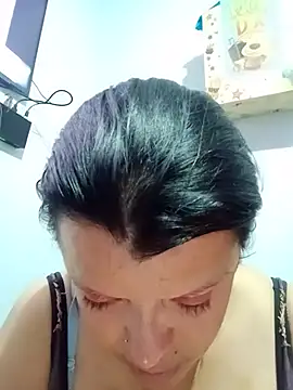Snapshot of Samantha_Kieran chatting on May 23, 2026, 4:17 pm Samantha Kieran online show from May 23, 2026, 4:17 pm