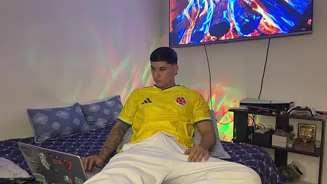 Snapshot of SexxxySquirterStev777 chatting on July 7, 2026, 1:03 pm SexxxySquirterStev777 online show from July 7, 2026, 1:03 pm