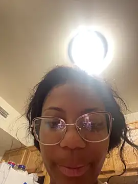 Snapshot of HoneyXeek chatting on April 28, 2026, 3:22 am HoneyXeek online show from April 28, 2026, 3:22 am