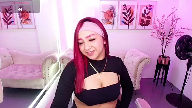 Snapshot of Nahomi_velmont chatting on May 9, 2026, 7:17 pm Nahomi velmont online show from May 9, 2026, 7:17 pm