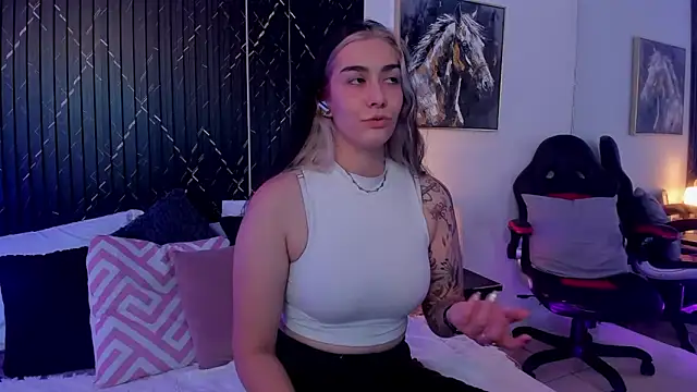 Snapshot of Bonnie_Rider chatting on May 22, 2026, 5:16 am Bonnie Rider online show from May 22, 2026, 5:16 am