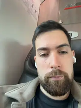 italianboy9298 online show from April 29, 2026, 9:02 am