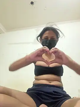 sassyygurl online show from August 5, 2026, 6:35 pm