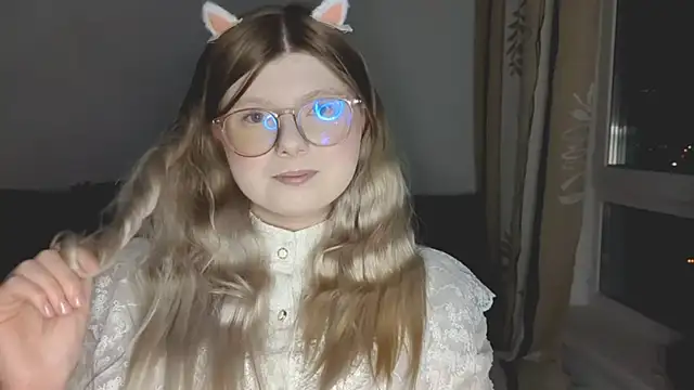 Snapshot of YukiBlush chatting on May 12, 2026, 8:04 pm YukiBlush online show from May 12, 2026, 8:04 pm