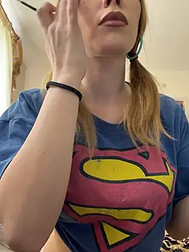 Young Lizzie online show from May 21, 2026, 12:46 pm