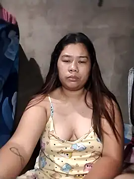 chubbypinay27 online show from April 30, 2026, 1:18 pm