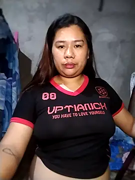 chubbypinay27 online show from April 28, 2026, 2:54 pm