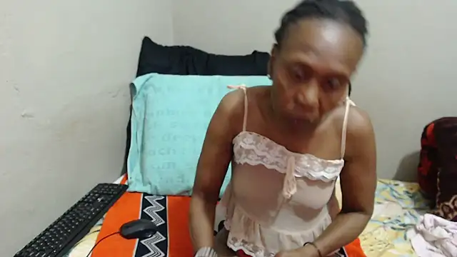 Snapshot of Ebonysweetcougar chatting on July 14, 2026, 3:18 pm Ebonysweetcougar online show from July 14, 2026, 3:18 pm
