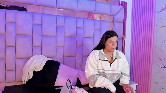 Snapshot of Anal_Temptation chatting on June 9, 2026, 12:50 pm Anal Temptation online show from June 9, 2026, 12:50 pm