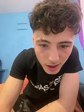 denysio89 online show from May 25, 2026, 1:43 pm
