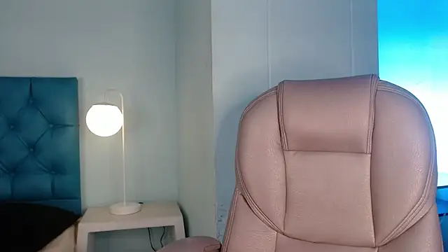 Lilyred  online show from July 11, 2026, 3:29 am