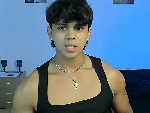 Snapshot of noahprada chatting on June 10, 2026, 4:35 am noahprada online show from June 10, 2026, 4:35 am