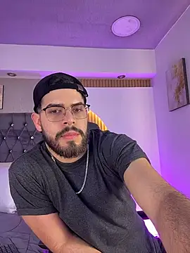 DomBoy  online show from May 15, 2026, 8:18 pm