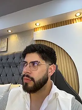 Snapshot of DomBoy_ chatting on May 12, 2026, 9:32 pm DomBoy online show from May 12, 2026, 9:32 pm