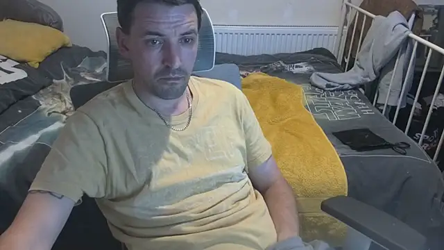Snapshot of Tracky_66 chatting on April 28, 2026, 11:53 pm Tracky 66 online show from April 28, 2026, 11:53 pm