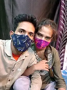 Snapshot of VelvetVibe_75 chatting on June 18, 2026, 2:11 pm VelvetVibe 75 online show from June 18, 2026, 2:11 pm