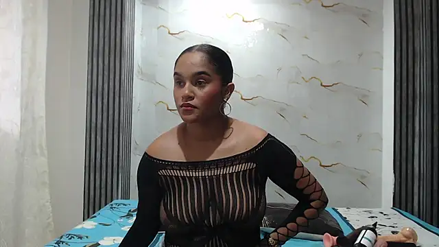 Liaa cams online show from June 10, 2026, 8:43 pm