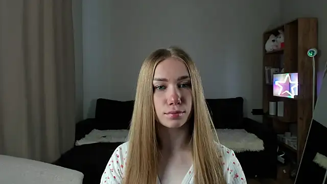 Snapshot of AnnaAlexArti chatting on June 5, 2026, 6:52 am AnnaAlexArti online show from June 5, 2026, 6:52 am