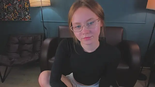 Snapshot of FloraLarsson chatting on June 11, 2026, 3:31 pm FloraLarsson online show from June 11, 2026, 3:31 pm