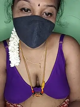 Snapshot of tamil_butterfly chatting on July 6, 2026, 6:43 pm tamil butterfly online show from July 6, 2026, 6:43 pm
