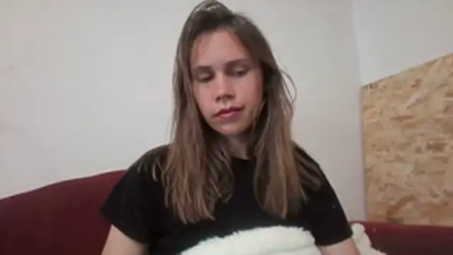 Lisahoppii online show from May 12, 2026, 3:07 pm