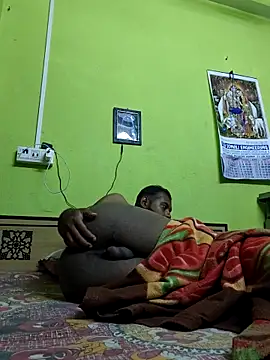 Snapshot of Chocolate_Boy07 chatting on May 15, 2026, 5:44 pm Chocolate Boy07 online show from May 15, 2026, 5:44 pm