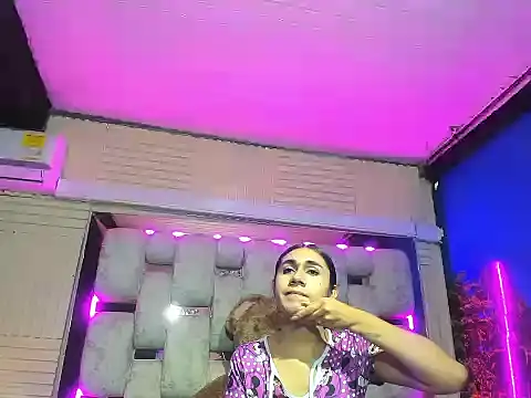 Snapshot of MahiaraHot chatting on June 19, 2026, 2:12 pm MahiaraHot online show from June 19, 2026, 2:12 pm