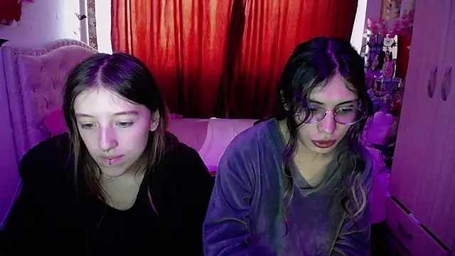 Snapshot of Blair_y_Briar chatting on May 13, 2026, 4:25 pm Blair y Briar online show from May 13, 2026, 4:25 pm
